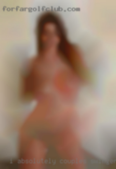 I absolutely love to give couples swinger a  woman oral.