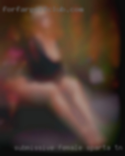 Submissive female/ Sparta, TN couples/ pawg.